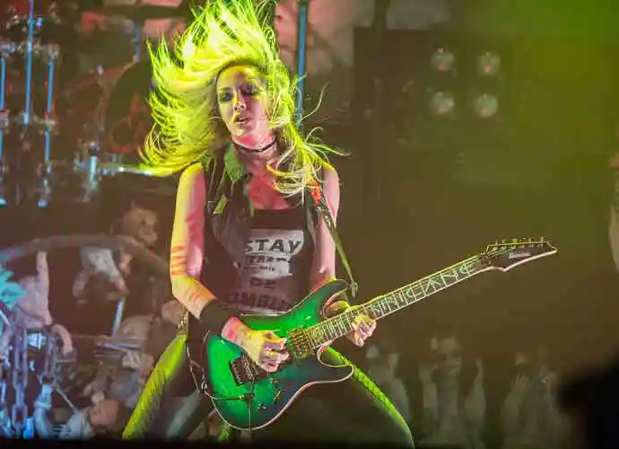 TEMECULA, CA - AUGUST 11: Guitarist Nita Strauss of Alice Cooper performs on stage at Pechanga Casino on August 11, 2018 in Temecula, California. (Photo by Daniel Knighton/Getty Images)