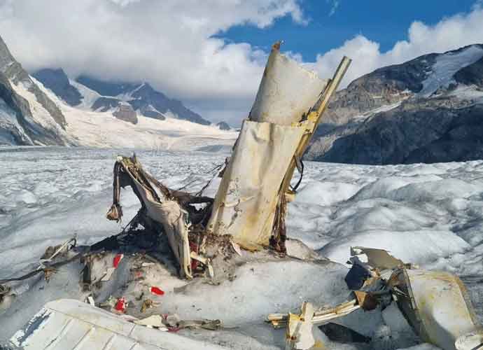 Melting glacier reveals plane crash site (Image: Twitter)