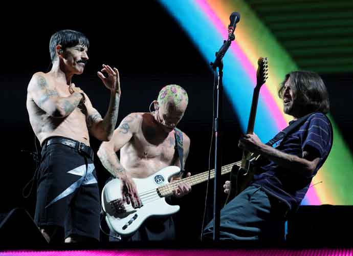 LAS VEGAS, NEVADA - AUGUST 06: (L-R) Singer Anthony Kiedis, bassist Flea and guitarist John Frusciante of Red Hot Chili Peppers perform at Allegiant Stadium on August 06, 2022 in Las Vegas, Nevada. (Photo by Ethan Miller/Getty Images)
