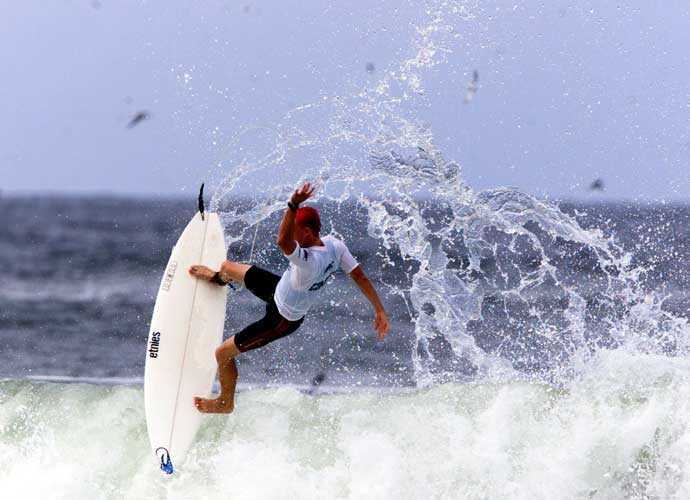 16 Mar 2001: Chris Davidson of Australia in action during the ''expression session'' at the WQS Quiksilver Pro Surfing Contest, held at Durnabah Beach, Gold Coast, Australia. DIGITAL IMAGE Mandatory Credit: Jonathon Wood/ALLSPORT