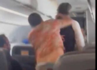 Passenger hits flight attendant in the head on flight to Los Angeles (Image: Twitter)