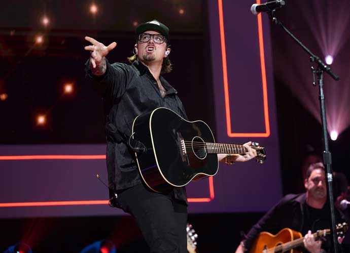 Country Singer Hardy Pauses Tour After Being Injured In Bus Crash