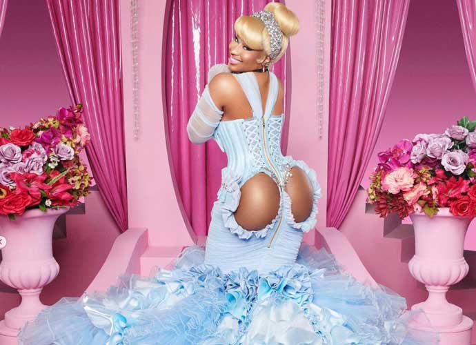 Nicki Minaj shows on Cinderella Halloween costume (Image: Instagram)