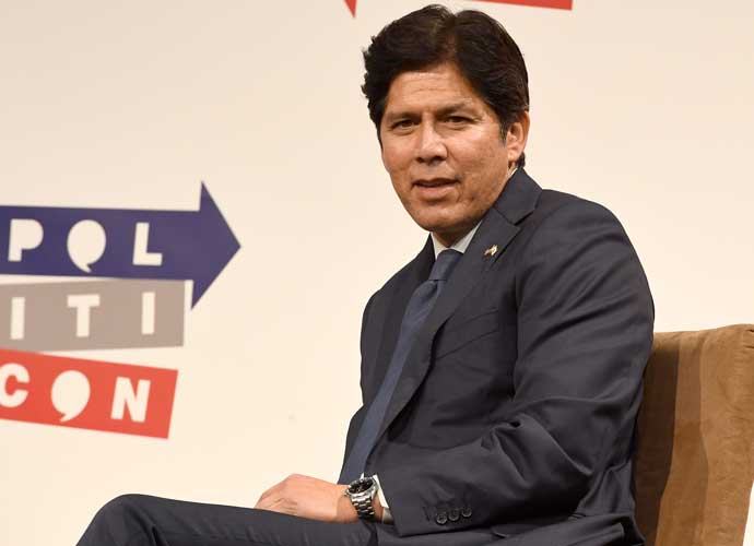 LOS ANGELES, CA - OCTOBER 21: Kevin de Leon speaks onstage at Politicon 2018 at Los Angeles Convention Center on October 21, 2018 in Los Angeles, California. (Photo by Michael S. Schwartz/Getty Images)