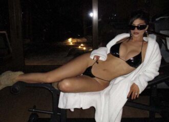 Kylie Jenner model bikini in Aspen (Image: Instagram)
