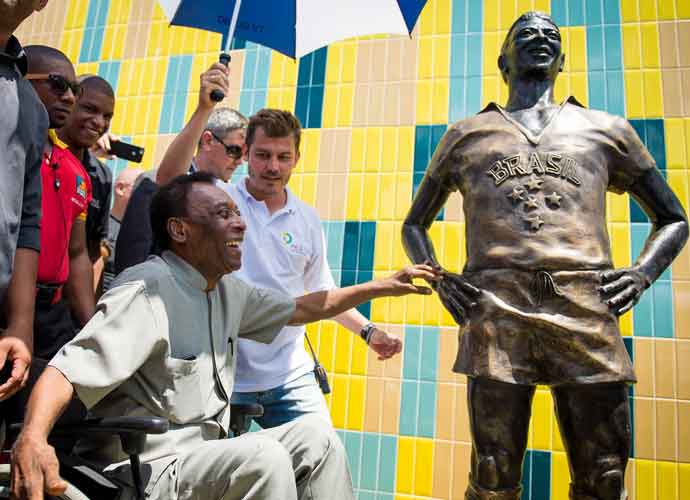 Pele at statue unveiling in 2018 (Image: Wikimedia)