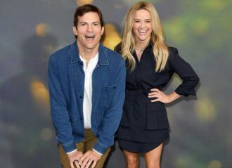 LOS ANGELES, CALIFORNIA - JANUARY 30: (L-R) Ashton Kutcher and Reese Witherspoon attend the Photocall for Netflix's "Your Place Or Mine" at Four Seasons Hotel Los Angeles at Beverly Hills on January 30, 2023 in Los Angeles, California. (Photo by JC Olivera/Getty Images)