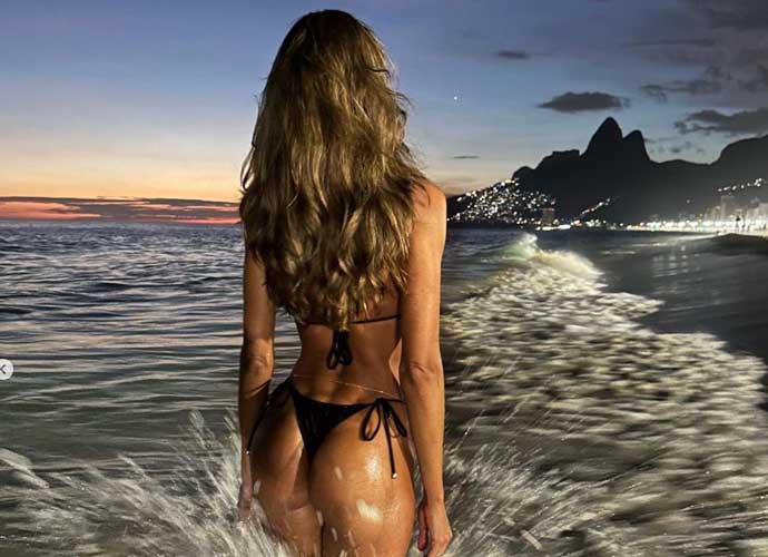 Izabel Goulart models new bikini in Rio (Image: Instagram)