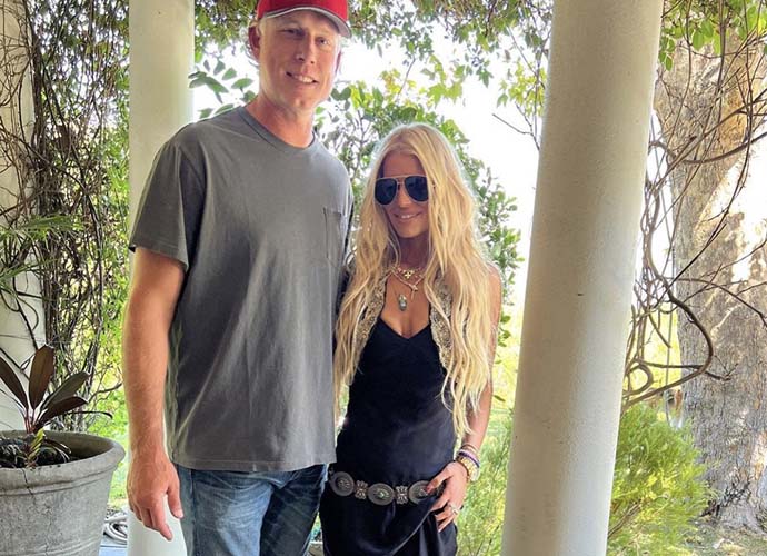 Jessica Simpson Flaunts Figure In Dress After Being Told She Looks Frail After Losing 100