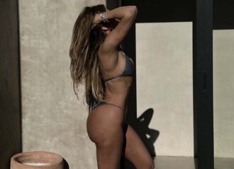 Khloe Kardashian posts unedited bikini photos (Image: Instagram)