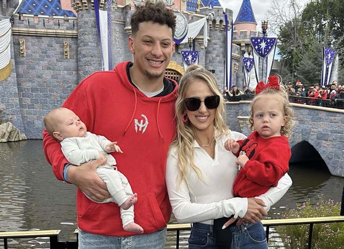 Patrick & Brittany Mahomes with two daughter at Disneyland (Image: Instagram)