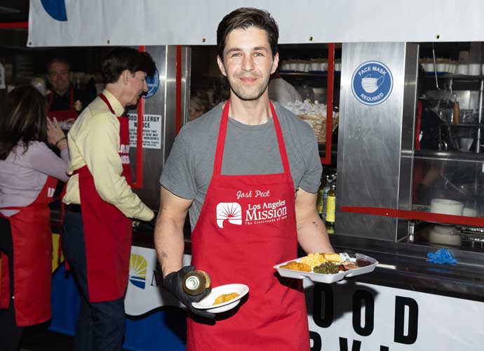 LOS ANGELES, CALIFORNIA - APRIL 09: Josh Peck attends Los Angeles Mission Serves Easter Dinner For The Unhoused On Skid Row at Los Angeles Mission on April 09, 2023 in Los Angeles, California. (Photo by Steven Simione/Getty Images)