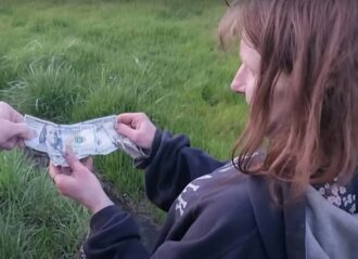 Drivers find $100 bills thrown out of car on Oregon highway (Image: Twitter)