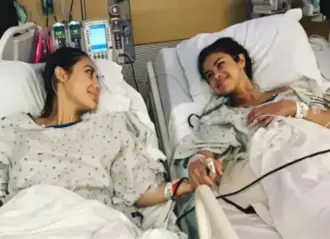 Selena Gomez & Francia Raisa in the hospital (Image: Instagram)