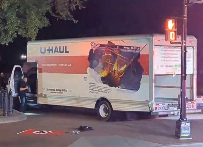 U-Haul truck crashes into White House barrier (Image: Twitter)