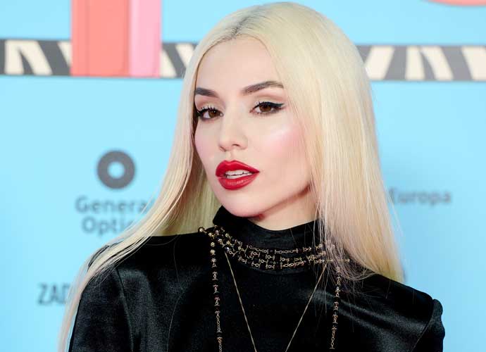 MADRID, SPAIN - NOVEMBER 04: Singer Ava Max attends the red carpet for the LOS40 Music Awards 2022 at the WiZink Center on November 04, 2022 in Madrid, Spain. (Photo by Carlos Alvarez/Getty Images)