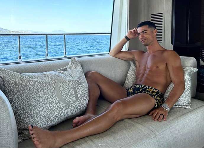 Cristiano Ronaldo sports black nail polish (Image: Instagram)