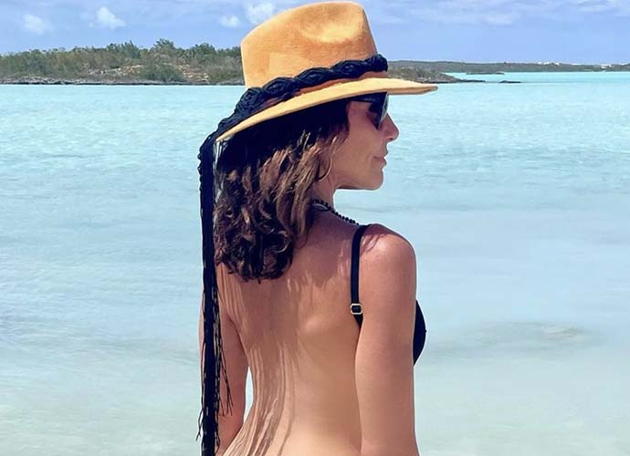 Luann de Lesseps shows of backless swimsuit in St. Barts (Image: Instagram)