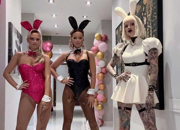 Kate Beckinsale sports bunny ears on 50th birthday (Image: Instagram)