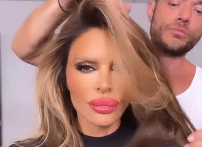 Lisa Rinna looks unrecognizable with huge new lips (Image: Instagram)