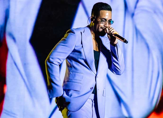 MONTERREY, MEXICO - AUGUST 6: American singer Romeo Santos performs during a concert as a part of Fórmula, Vol. 3 tour at Estadio Sultanes on August 6, 2023 in Monterrey, Mexico. (Photo by Medios y Media/Getty Images)
