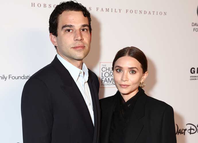 LOS ANGELES, CALIFORNIA - SEPTEMBER 23: (L-R) Louis Eisner and Ashley Olsen attend the YES 20th Anniversary Gala on September 23, 2021 in Los Angeles, California. (Photo by Matt Winkelmeyer/Getty Images for YES 20th Anniversary Gala)