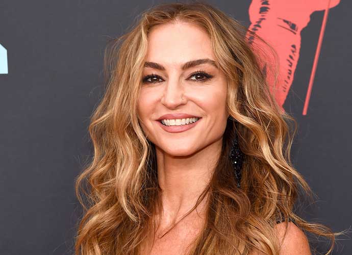 NEWARK, NEW JERSEY - AUGUST 26: Drea de Matteo attends the 2019 MTV Video Music Awards at Prudential Center on August 26, 2019 in Newark, New Jersey. (Photo by Jamie McCarthy/Getty Images for MTV)