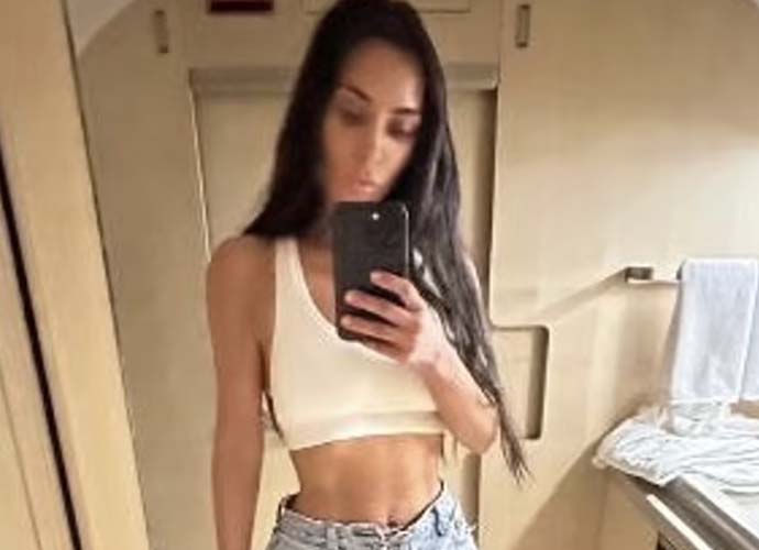 Kim Kardashian looks super skinny in new selfie (Image: Instagram)