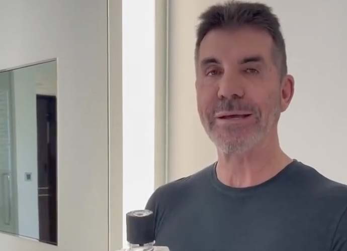Simon Cowell's face cause alarm among fans (Image: Twitter)