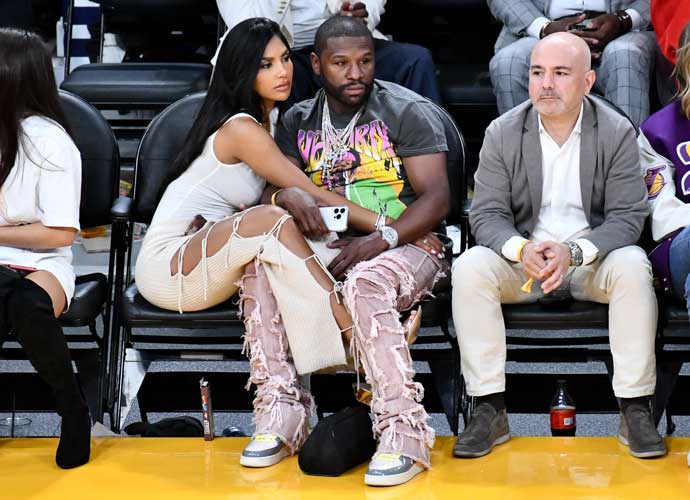 LOS ANGELES, CALIFORNIA - OCTOBER 15: Floyd Mayweather Jr. attends a basketball game between the Los Angeles Lakers and the Milwaukee Bucks at Crypto.com Arena on October 15, 2023 in Los Angeles, California. (Photo by Allen Berezovsky/Getty Images)