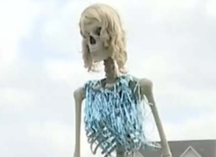 Fans creates 16-foot skeleton Taylor Swift (Image: CBS 4 Indy)