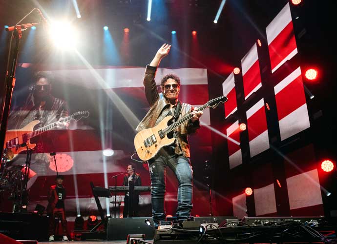 NASHVILLE, TENNESSEE - APRIL 27: Neal Schon of Journey performs at Bridgestone Arena on April 27, 2022 in Nashville, Tennessee. (Photo by Jason Kempin/Getty Images)