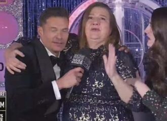 Pamela Bradshaw wins $1 million prize in Powerball with Ryan Seacrest (Image: ABC)