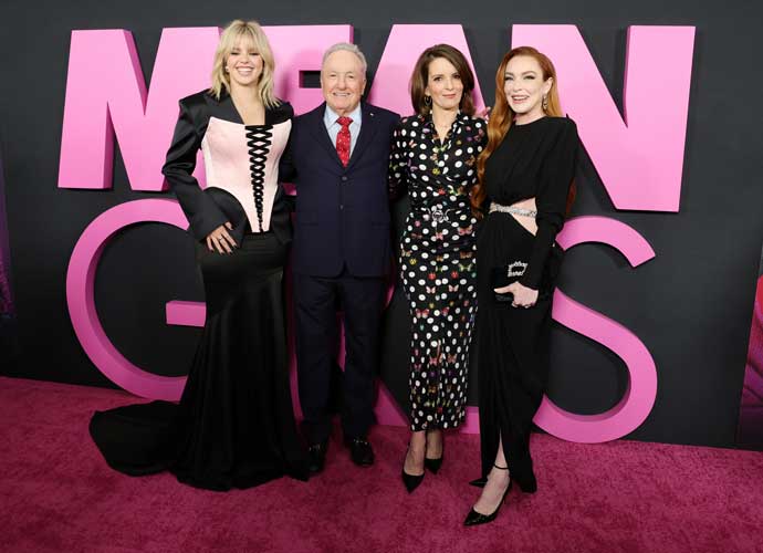 NEW YORK, NEW YORK - JANUARY 08: (L-R) Reneé Rapp, Lorne Michaels, Tina Fey and Lindsay Lohan attend the 