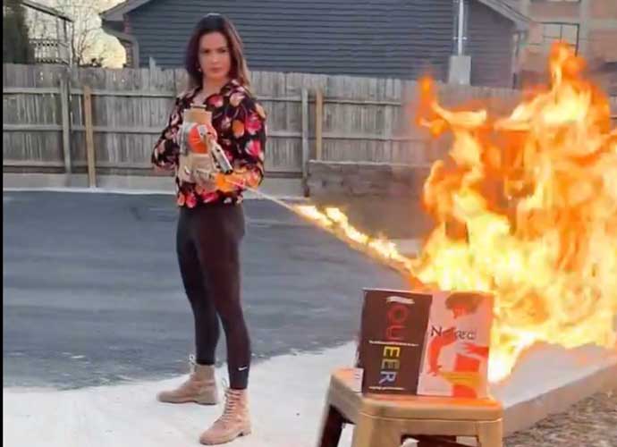Missouri GOP candidate Valentina Gomez burns LGBTQ books with a blowtorch (Image: X)