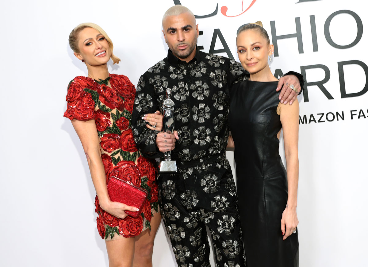 Paris Hilton & Nicole Richie Revisit Their Falling Out On The Red Carpet For Their New Series