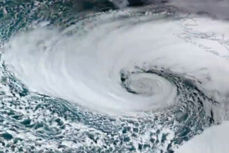 VIDEO: Massive ‘Bomb Cyclone’ Approaches Pacific Northwest With 68 MPH Winds