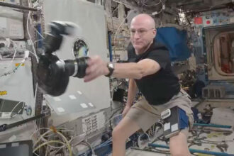 VIDEO: NASA Astronaut Donald Pettit Uses Lack Of Gravity For Creative Spin Shot