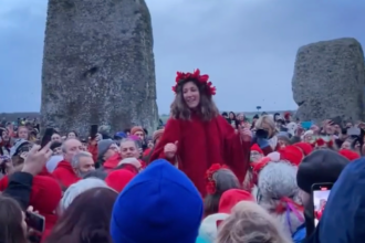 VIDEO: Crowd Celebrates Winter Solstice At Stonehenge