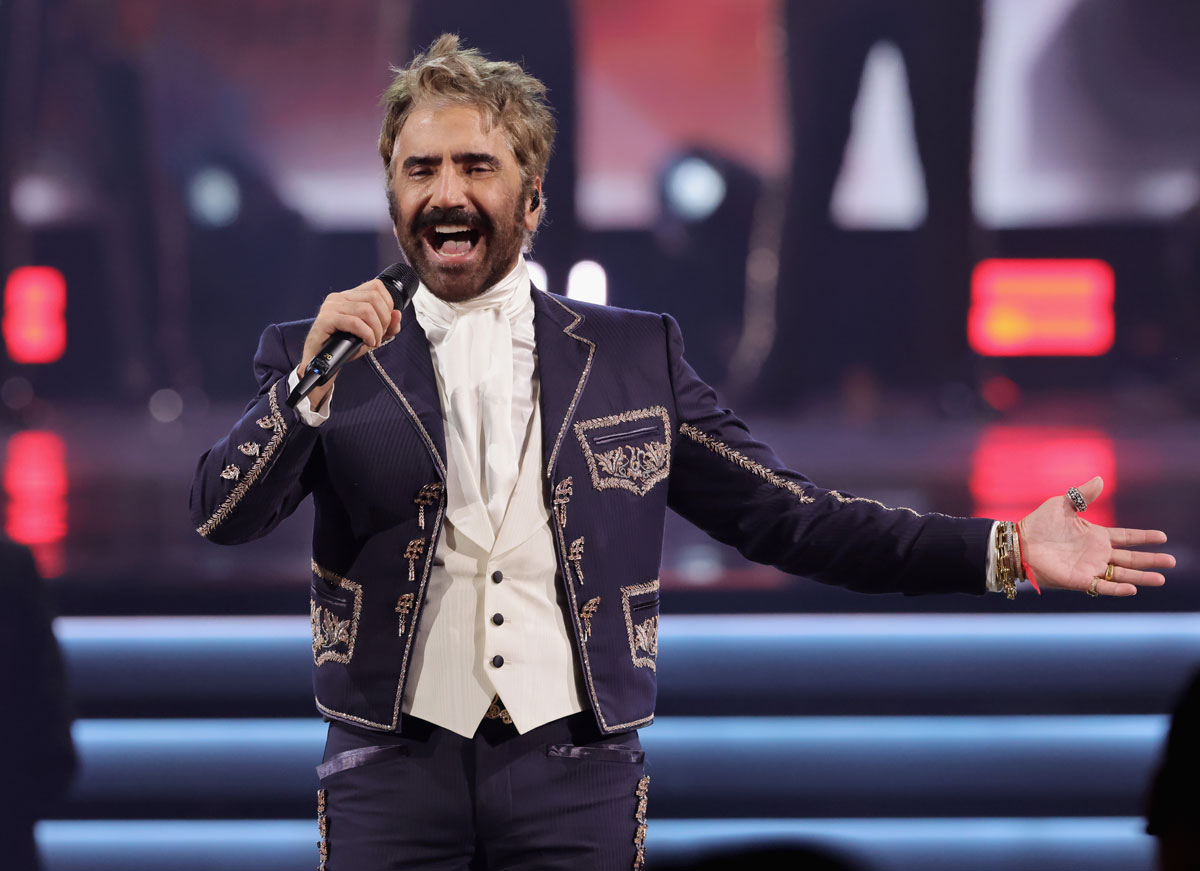 Alejandro Fernández Preps For 51-Date 2025 Tour – Setlist, Dates & Ticket Info