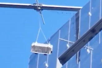 VIDEO: Window Washers Dangle From Broken Scaffolding On 78th Floor Of NYC High-Rise