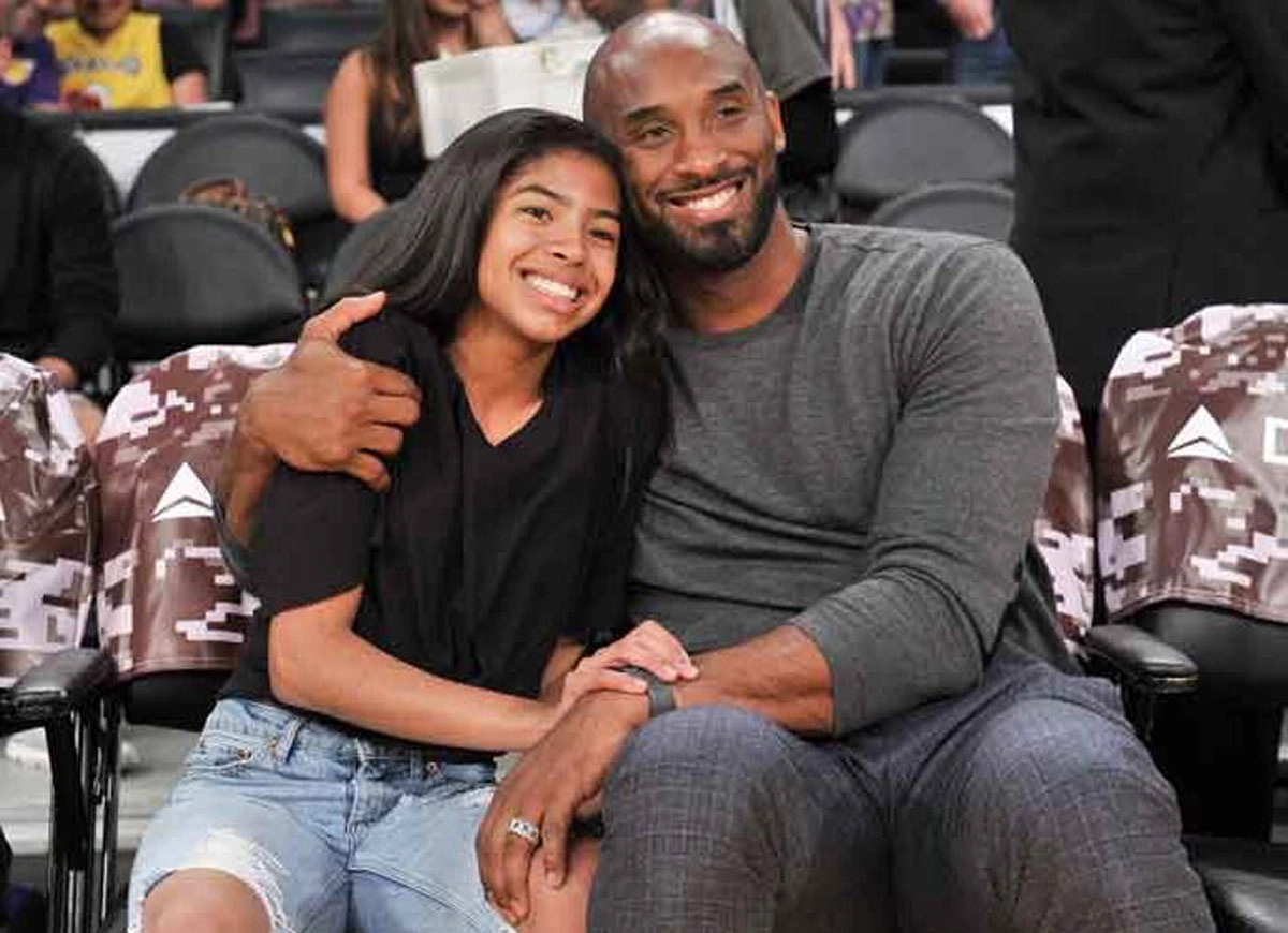 Man Confesses To Making $250K From Forged Celebrity Signatures Of Donald Trump, Kobe Bryant & Kim Kardashian