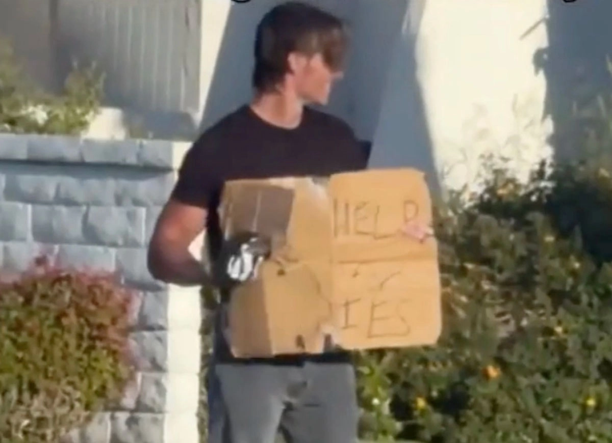 VIDEO: ‘Hot Panhandler’ Brad Love Goes Viral After Being Spotted On Streets Of Palm Springs